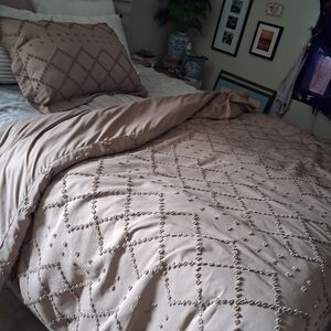 Luxurious Tan Diamond Pattern Duvet Cover Set